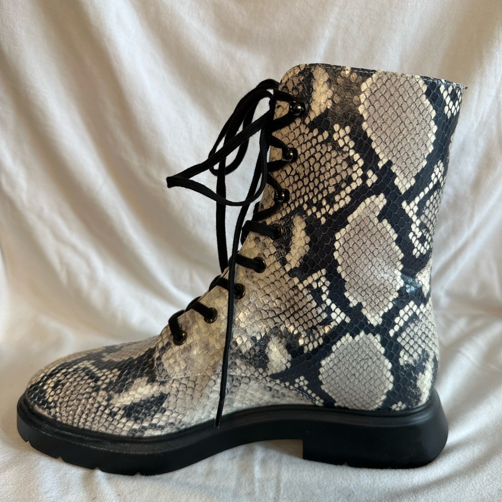 Stuart Weitzman Snakeskin Python Embossed Leather… - image 3